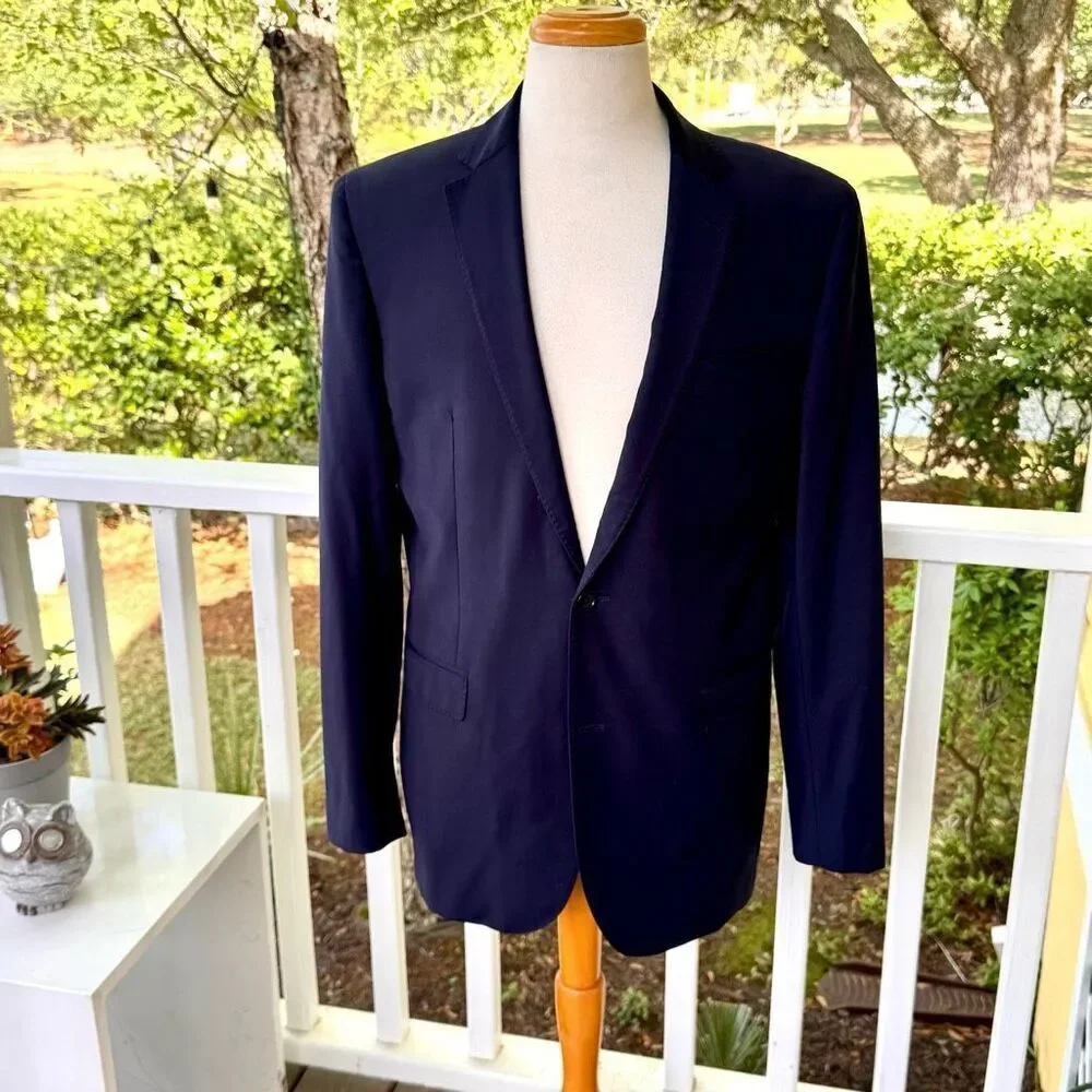 Brooks Brothers Explorer Milano Fit Navy Blue 2 Button Blazer. Size 42 Long.